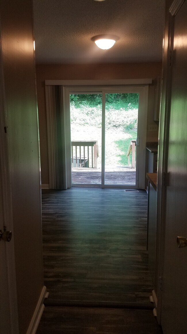 Foto del edificio - 661 Jena Beth Dr