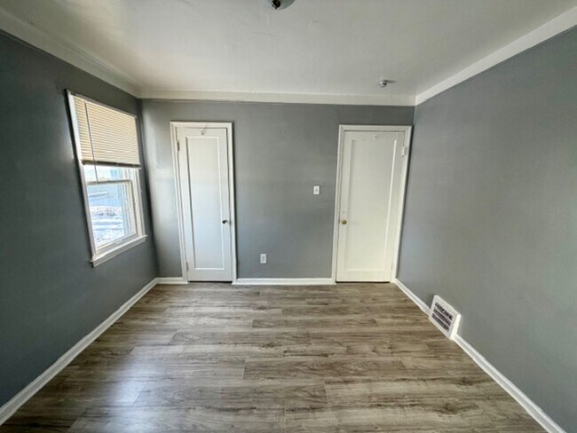 Foto del edificio - For Lease: Totally updated 3 Bedroom 1 Bath Welcome Section 8 Call 313-429-3244 KPM Detroit