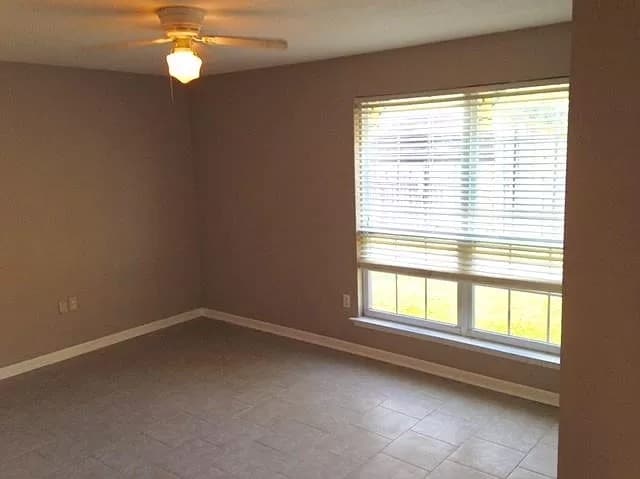 Foto del edificio - 8456 Bayou Fountain Ave