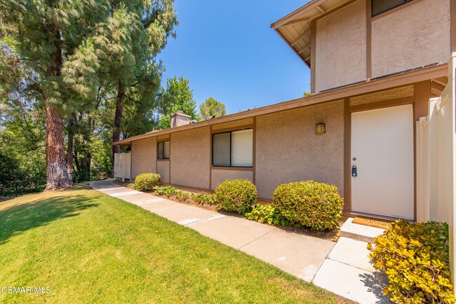 Building Photo - 28763 Conejo View Dr