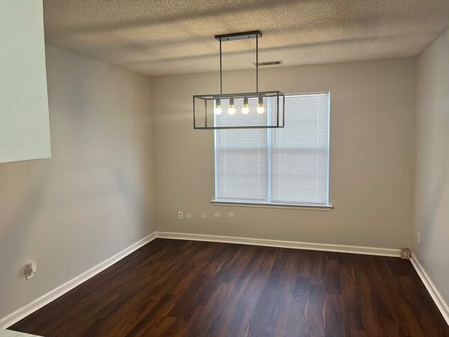 Building Photo - 123 Chadwyck Cir