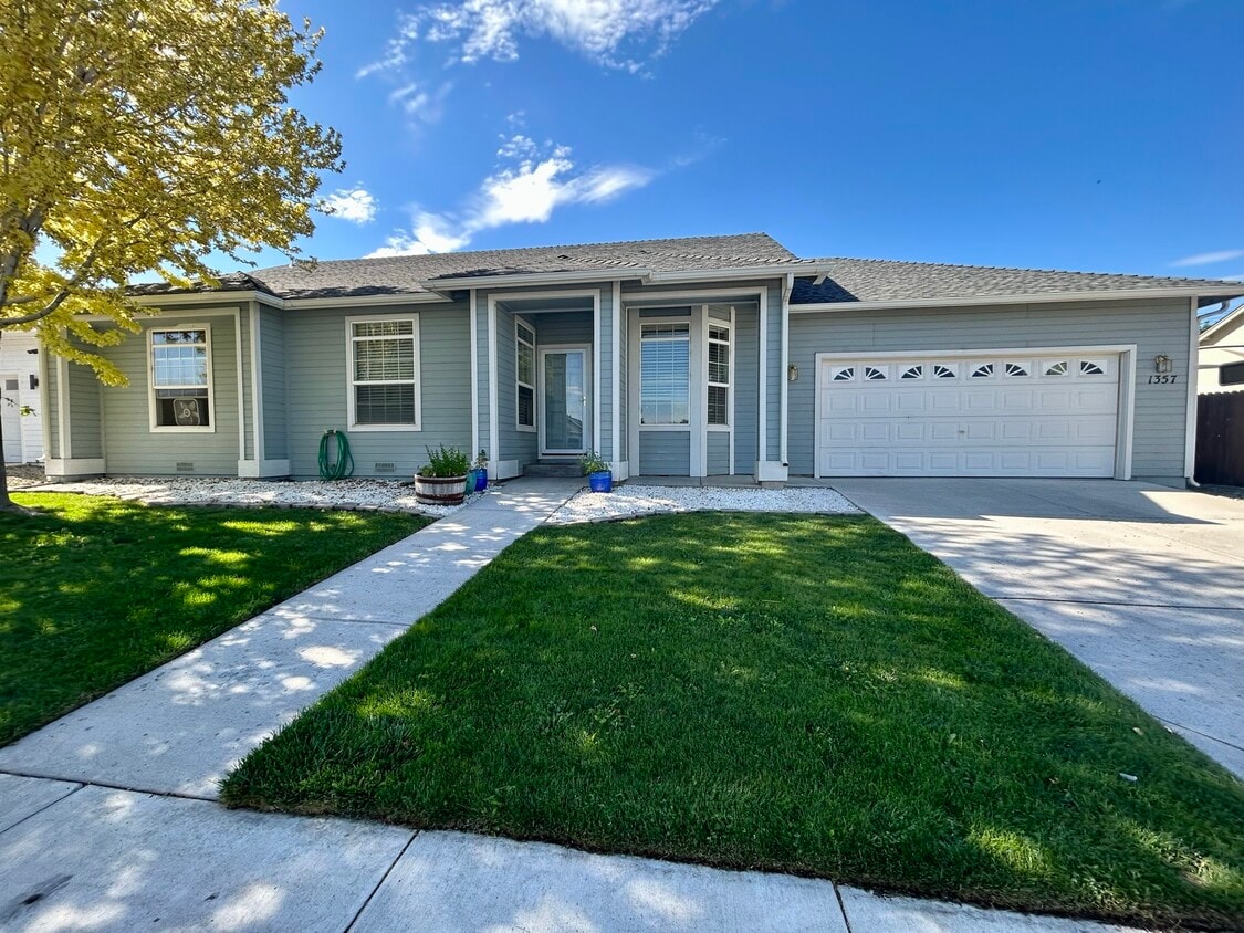 1357 E Marion Russell Dr, Gardnerville, NV 89410 House Rental in