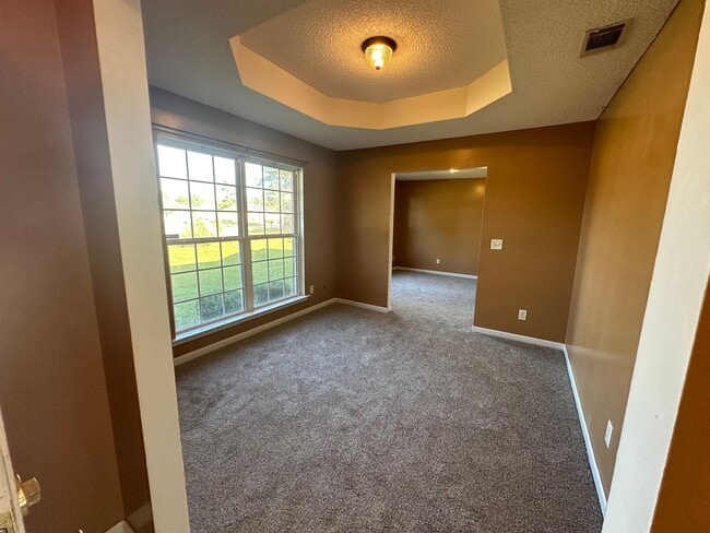 Building Photo - Home For Rent