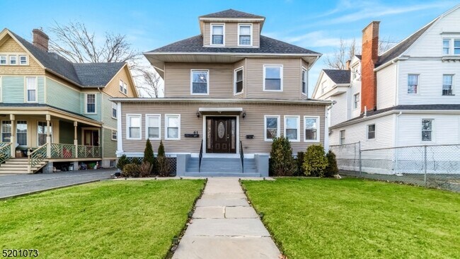 Building Photo - 61 S Maple Ave