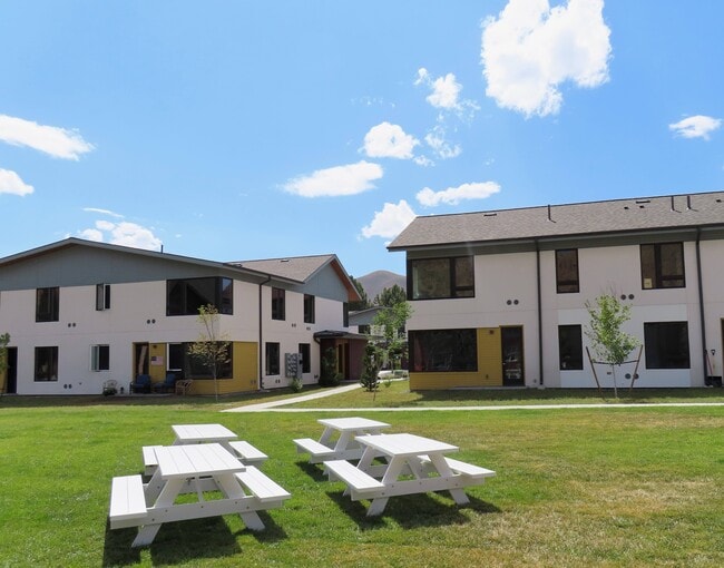 Building Photo - Lido Apartment Homes @ Hailey, ID