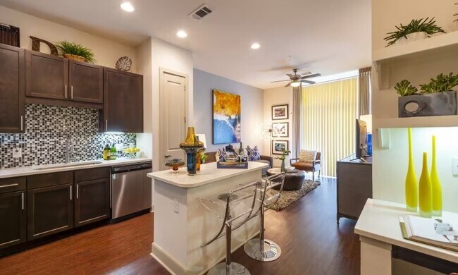 Foto del edificio - Stylish Homes in a Prime Location!