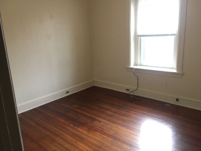 Foto del edificio - 450 W Chestnut St