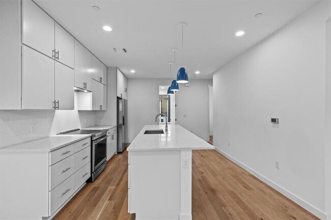 Foto del edificio - 6020 Springdale Rd