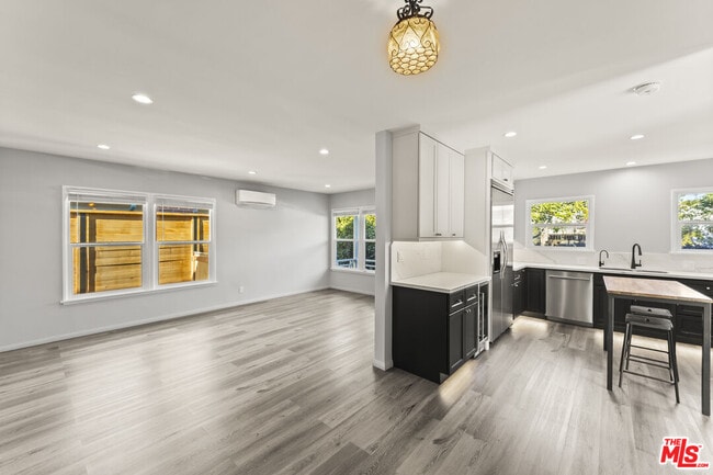 Foto del edificio - 2654 33rd St