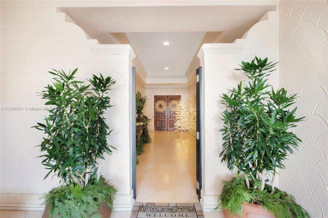 Foto del edificio - 7482 Fisher Island Dr