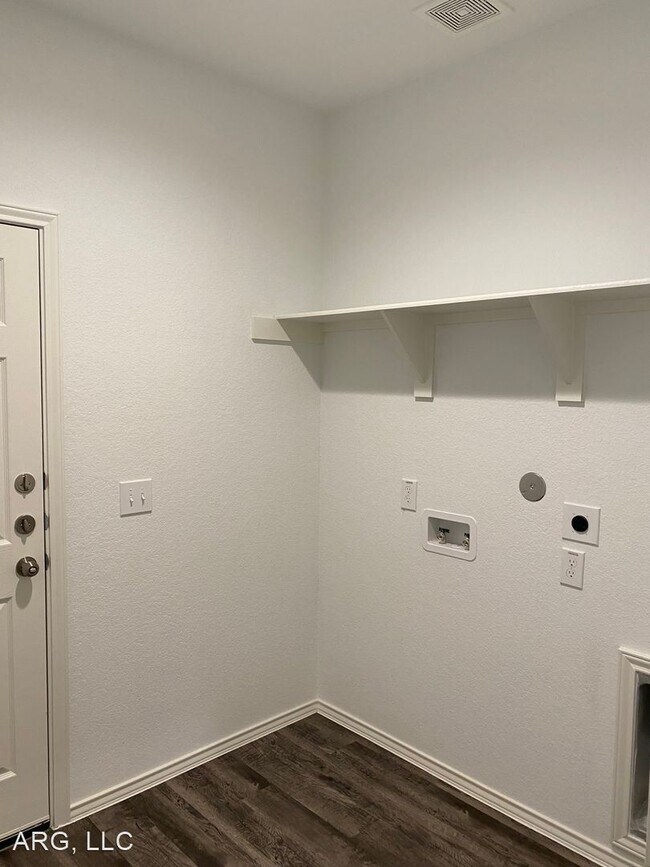 Foto del edificio - 4 br, 2 bath House - 20839 Acorn Valley Drive