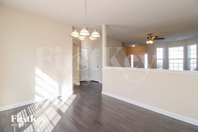 Building Photo - 1901 Harvick Ct