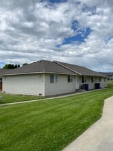 Building Photo - 1013 E 19th Ave