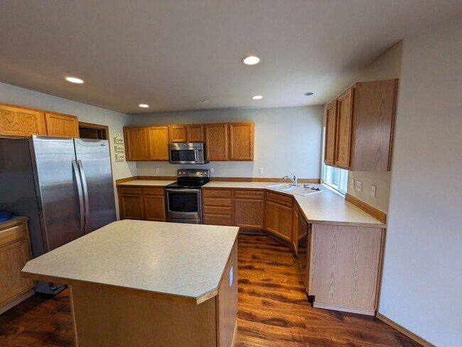 Building Photo - 1834 Fisher St, Dupont, Wa 98327