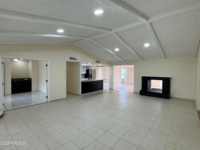 Building Photo - 5502 W Frier Dr