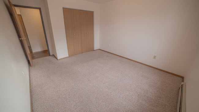 Building Photo - Evans Place 1