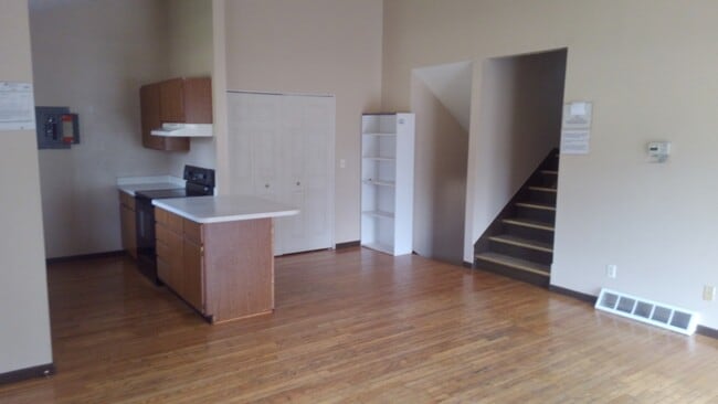 Kitchen - 1318 Albert Ave