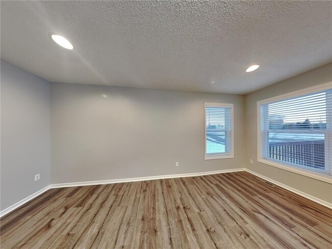 Foto del edificio - 10065 42nd St NE