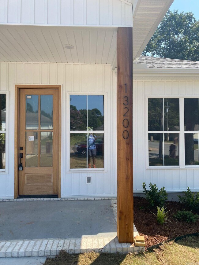 Building Photo - 13200 Teton Dr