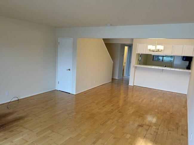 Foto del edificio - Lovely Well Maintained Bel Marin Keys Wate...