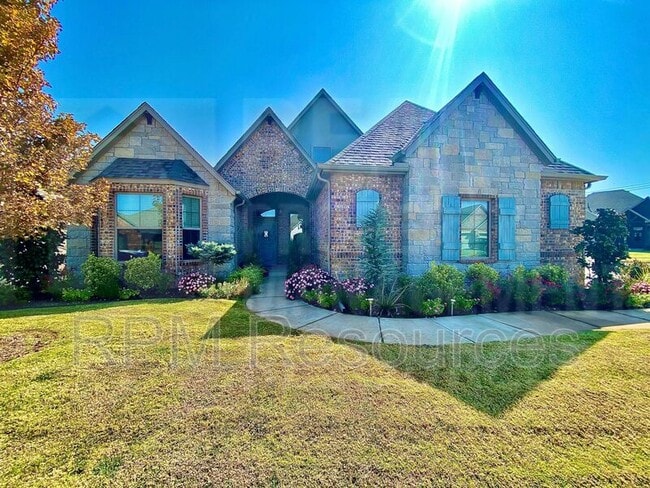 Building Photo - 15200 Daybright Dr