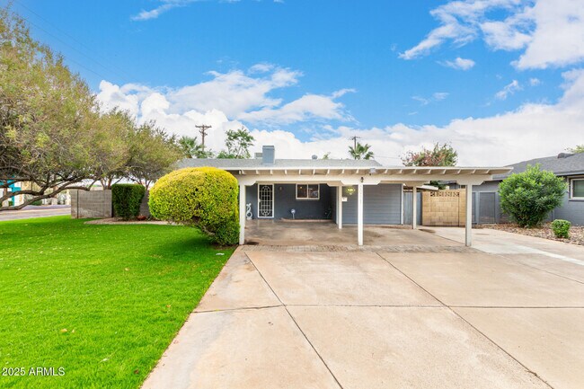 Building Photo - 6931 E Almeria Rd