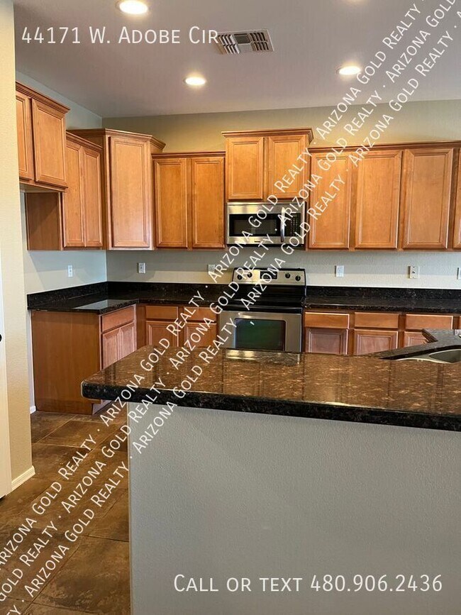 Building Photo - 44171 Adobe Cir