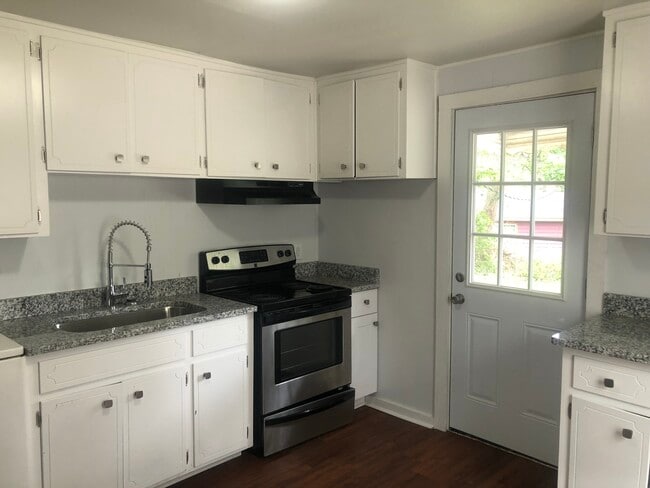 Building Photo - 461 Bethlehem Dr