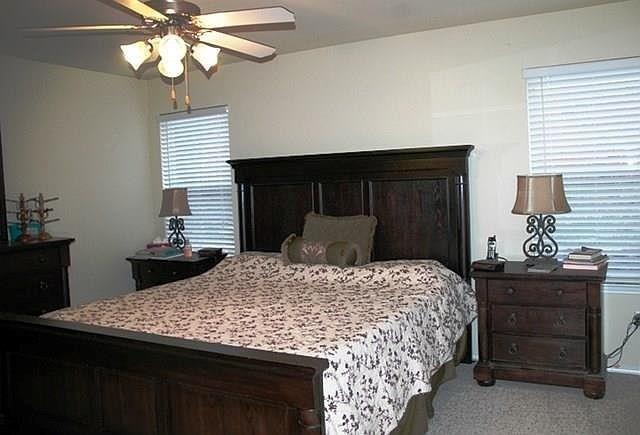 Foto del edificio - 713 Aries Dr