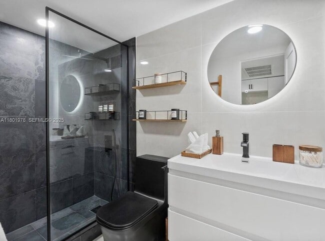 Foto del edificio - 19201 Collins Ave