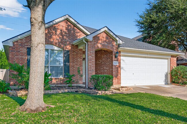 Foto del edificio - 6927 Great Oaks Shadow Dr