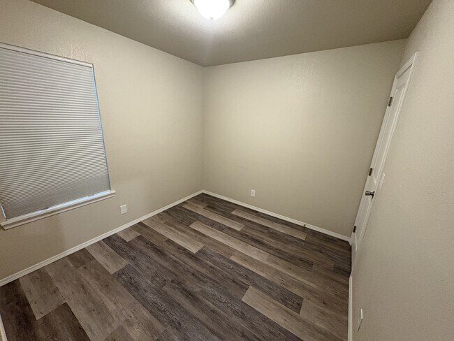 Foto del edificio - 2023 N Atlanta Ct