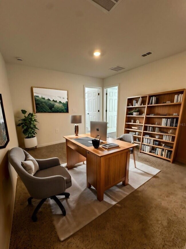 Building Photo - Modern 3-Bed Townhome in Gated Community w...