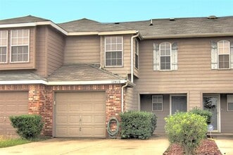 Building Photo - 12816 Seaside Dr