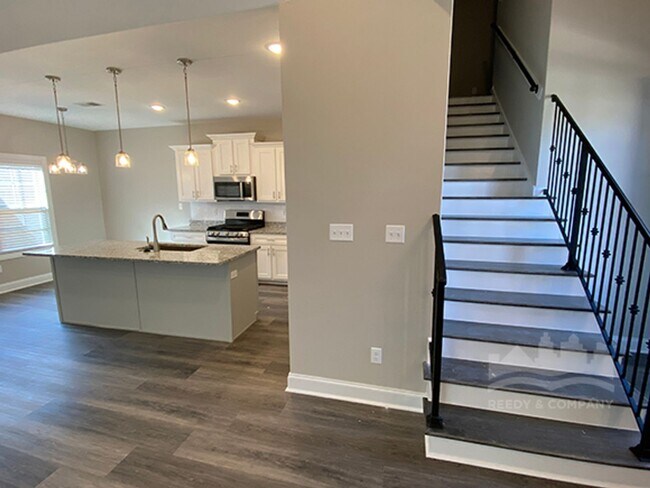 Building Photo - 547 Rosalie Woods Dr