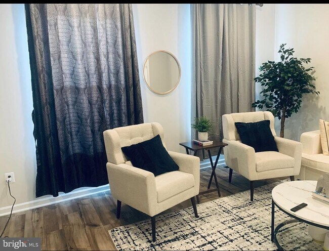 Foto del edificio - 2729 Lanham Hill Cir