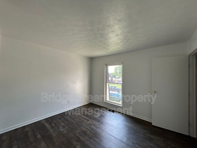 Foto del edificio - 957 Taylorsview Dr