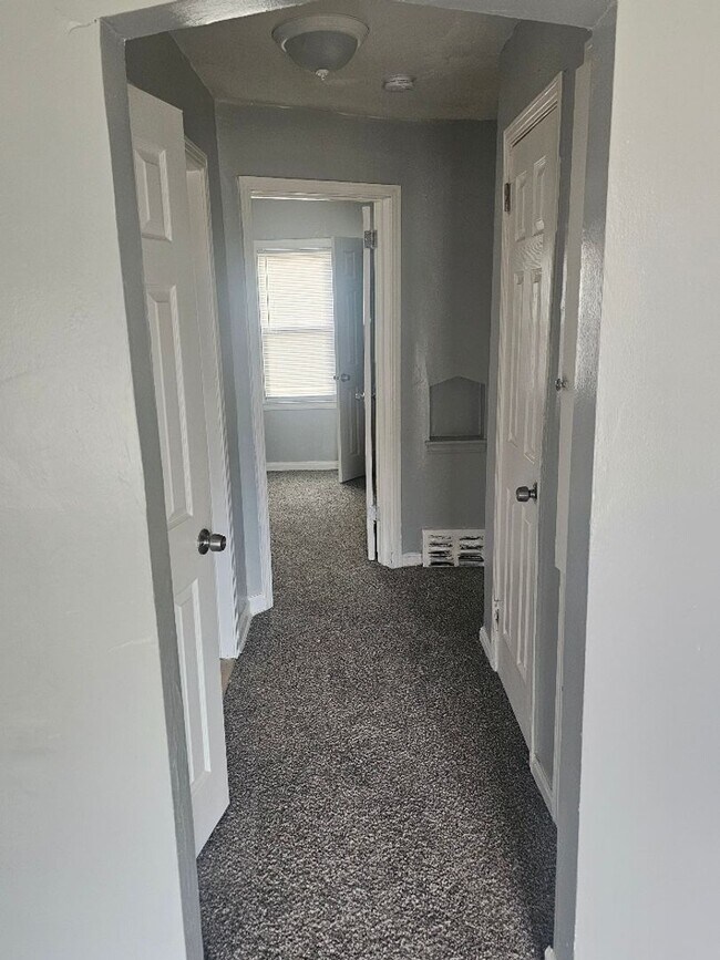 Foto del edificio - 12944 Rosemont Ave