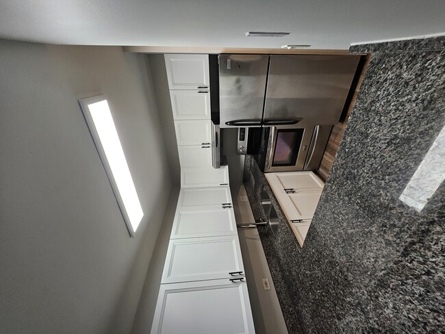 Building Photo - 5810 Oakwood Dr