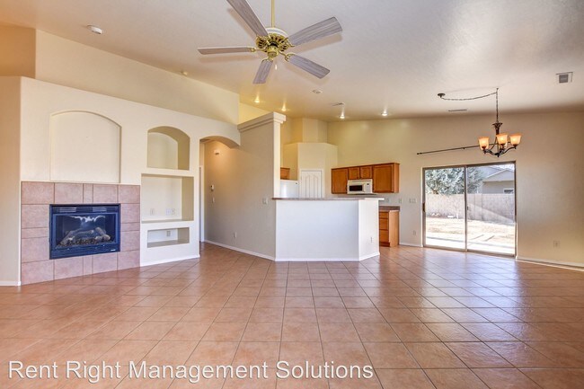 Foto del edificio - 3 br, 2 bath House - 5890 N Gallery Lane