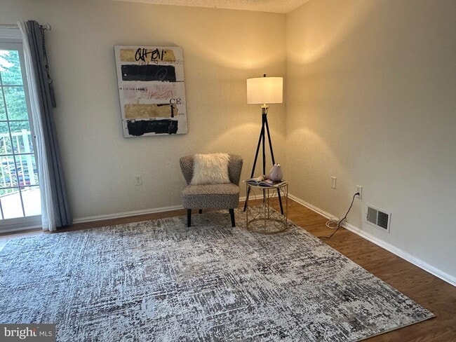 Building Photo - 64 Versailles Ct