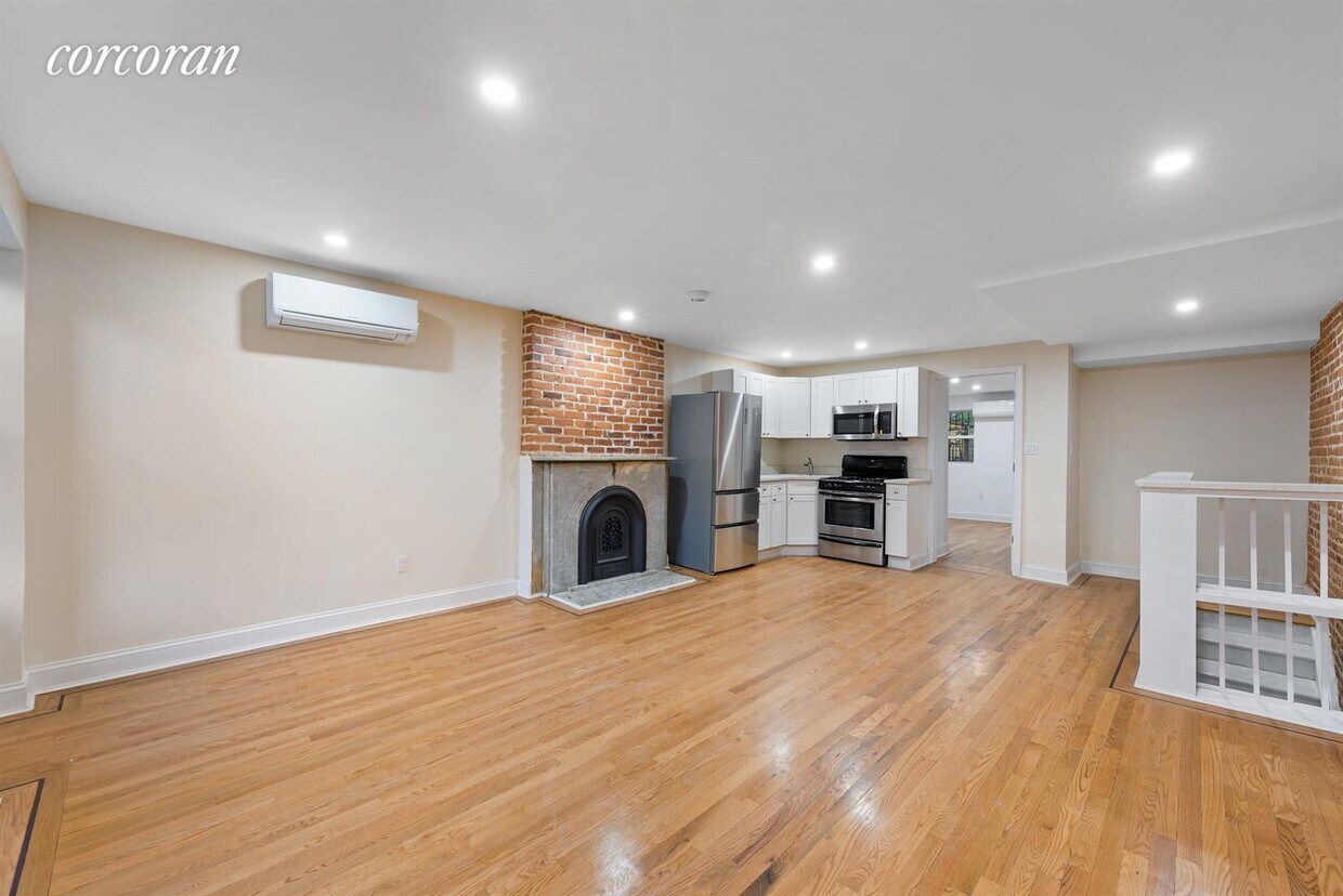 Primary Photo - 542 Lexington Ave
