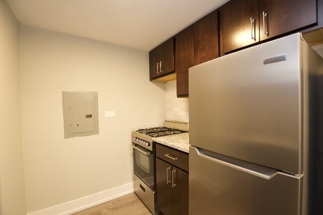 Foto del edificio - 456 W Barry Ave