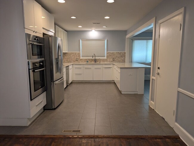Building Photo - Pristine Ranch-style Home in Commonwealth!