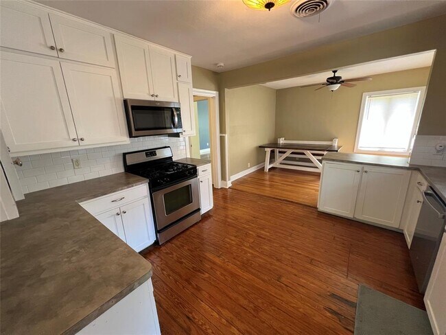Foto del edificio - 307 E 38th St