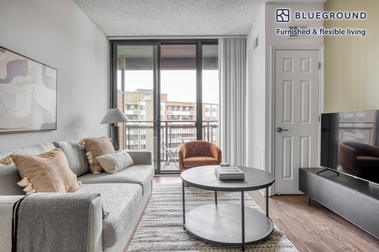 Foto principal - 2950 Van Ness St NW