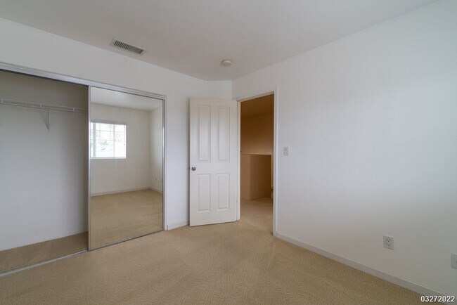 Foto del edificio - CENTRAL AC 3BR 2.5BA WITH 2-Car Garage & Newer Appliances @ SPINNAKER, Ewa Beach!