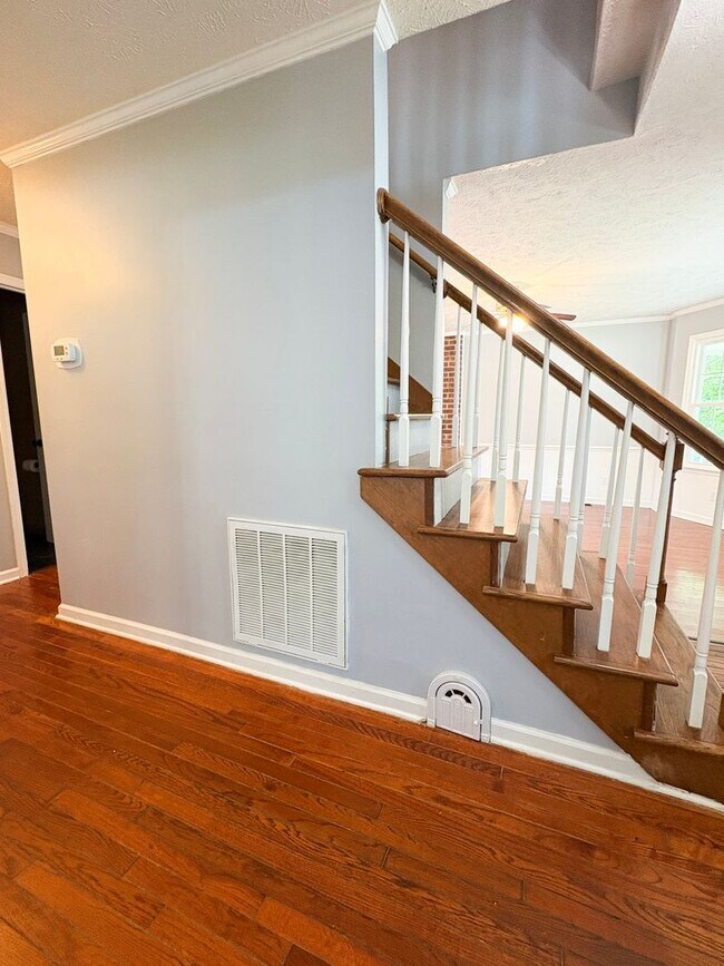Foto del edificio - 3 Bedroom 2 Bathroom - Small Pets Considered