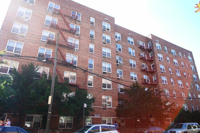 Building Photo - 4107 Bowne St