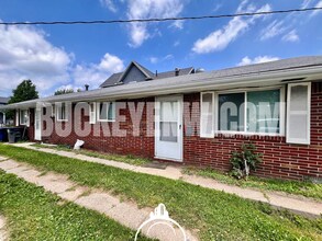 Building Photo - 379 S Detroit Ave